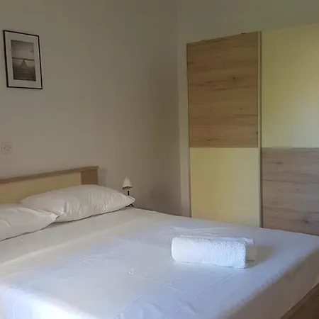 Apartmani Krpeta *