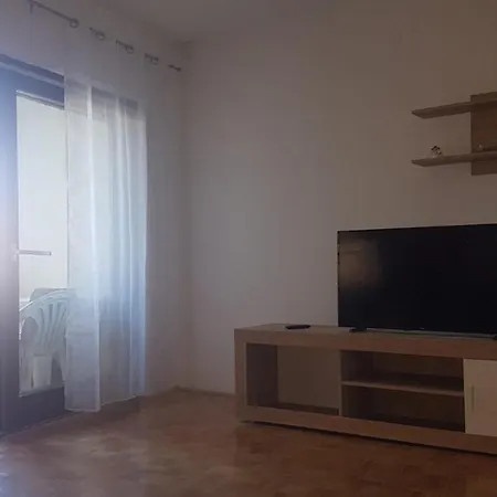 Apartmani Krpeta * Pakostane